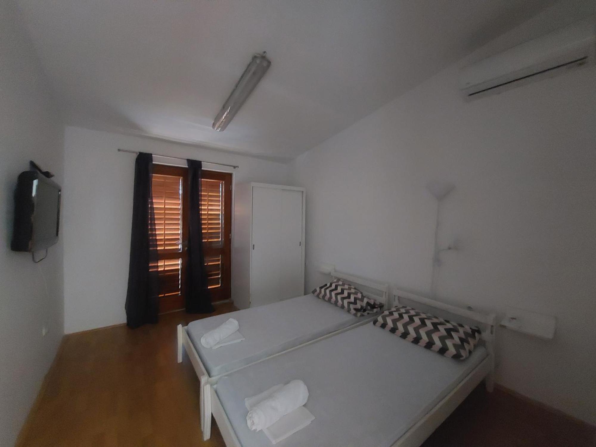 Studio-App Iva, Balcony With Sea View - 50 M From Beach Pag Town Eksteriør billede
